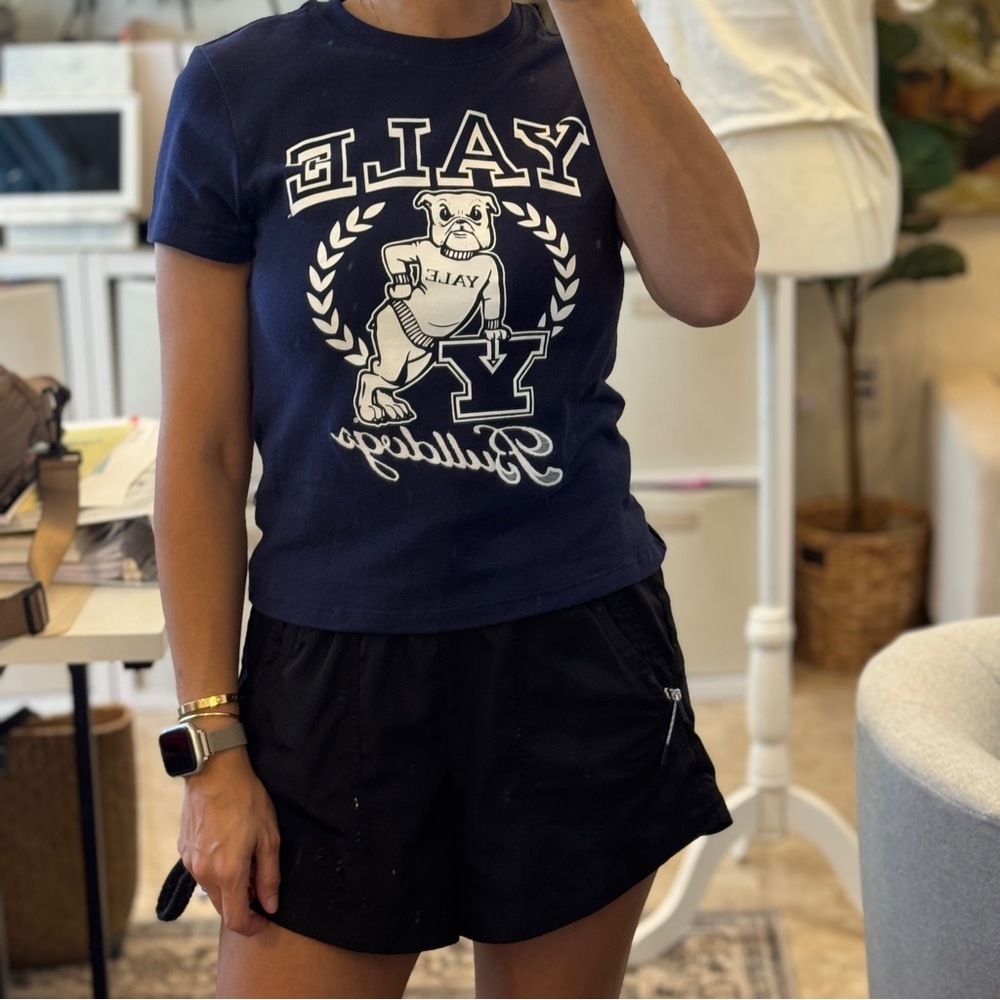 Yale University New Haven Bulldogs Tee Shirt Top